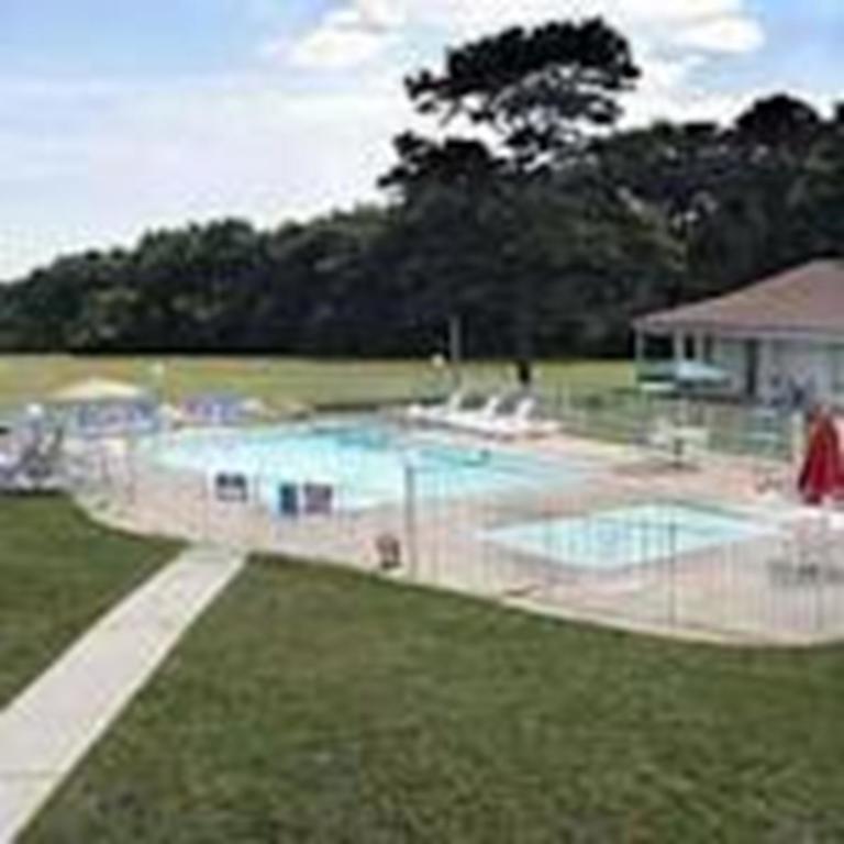 Oceanside Lodge Marmora Экстерьер фото