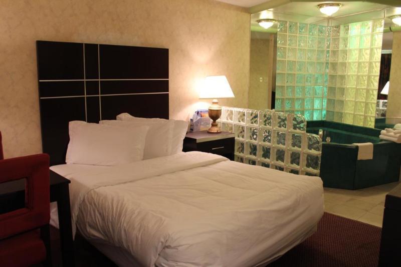 Oceanside Lodge Marmora Экстерьер фото